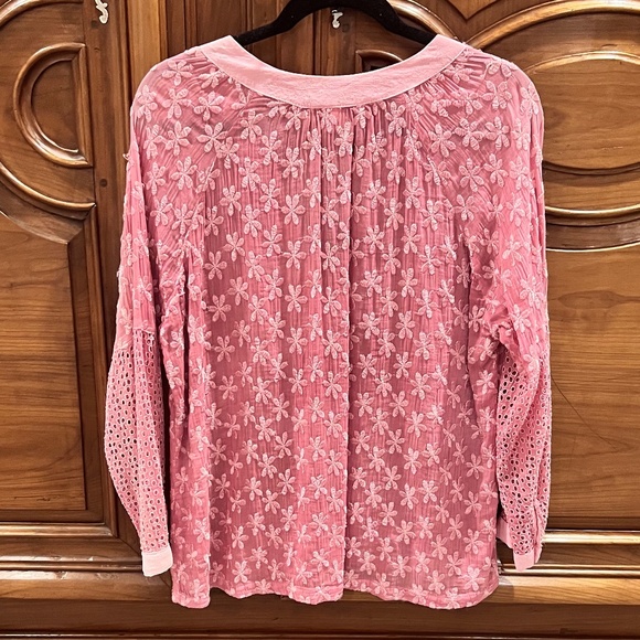 NWOT Sunday St Tropez Pink Long Sleeve Embroidered Top Size Small - Picture 3 of 9
